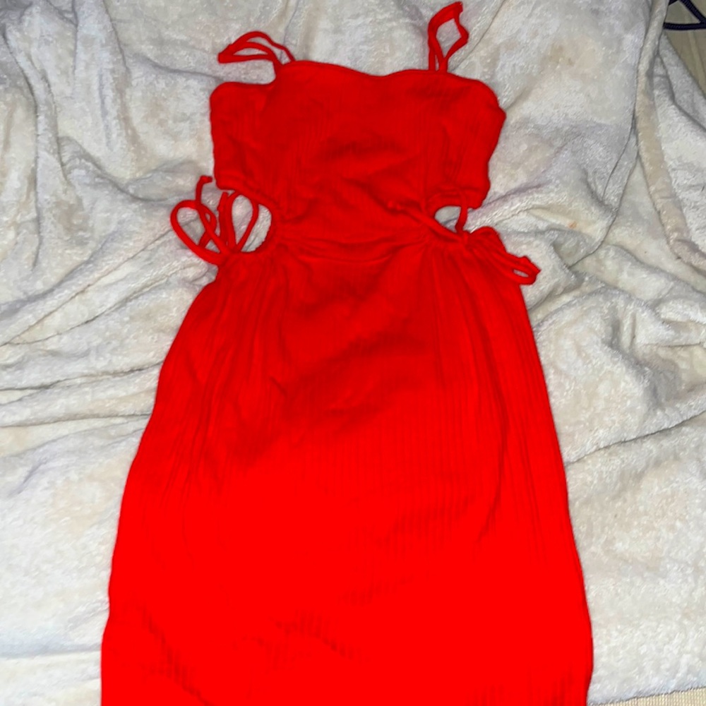 i’m selling a red party dress size xs